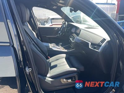 Piąte zdjęcie samochodu w środku: 2021 BMW X5 XDRIVE40I VIN:5UXCR6C03M9G17395 - miniatura