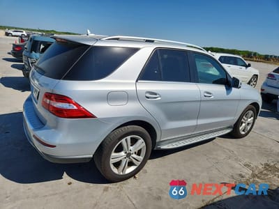 Trzecie zdjęcie samochodu z tyłu: 2013 MERCEDES-BENZ ML 350 4MATIC VIN:4JGDA5HB4DA176370 - miniatura