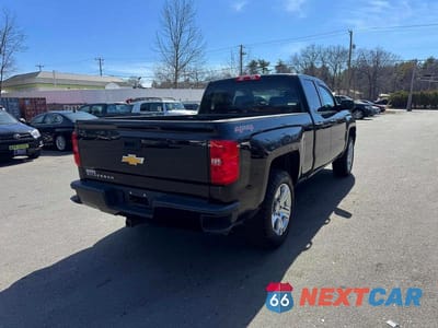 Trzecie zdjęcie samochodu z tyłu: 2017 CHEVROLET SILVERADO K1500 CUSTOM VIN:1GCVKPEC4HZ133590 - miniatura