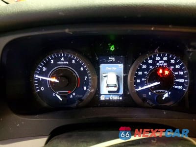 Zdjęcie 9 z 13 samochodu: 2019 TOYOTA SIENNA LE 8-PASSENGER VIN:5TDKZ3DC6KS983898 - miniatura