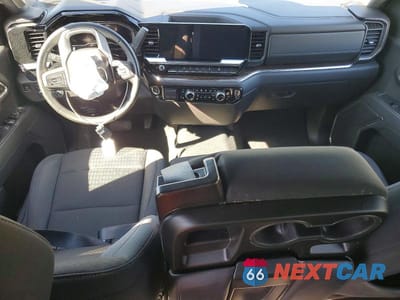 Zdjęcie 8 z 13 samochodu: 2024 GMC SIERRA K1500 SLE VIN:3GTPUBEK3RG228690 - miniatura