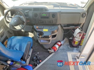 Zdjęcie 8 z 13 samochodu: 2016 FORD ECONOLINE E350 SUPER DUTY CUTAWAY VAN VIN:1FDEE3FL3GDC17065 - miniatura
