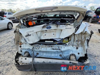 Zdjęcie 6 z 12 samochodu: 2016 TOYOTA PRIUS THREE TOURING VIN:JTDKARFU9G3012080 - miniatura