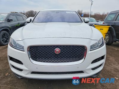 Piąte zdjęcie samochodu w środku: 2019 JAGUAR F-PACE VIN:SADCS2FX4KA364933 - miniatura