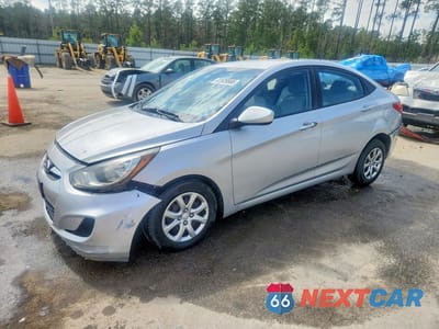 2013 HYUNDAI ACCENT GLS KMHCT4AE7DU559710 - główne zdjęcie licytacji z USA - miniatura