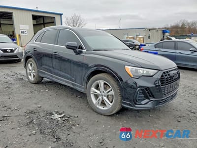 Czwarte zdjęcie samochodu z boku: 2020 AUDI Q3 PREMIUM S LINE VIN:WA1DECF30L1117575 - miniatura
