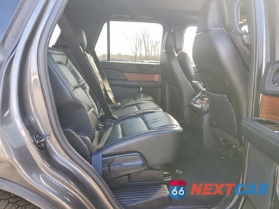 Zdjęcie 11 z 13 samochodu: 2018 LINCOLN NAVIGATOR RESERVE VIN:5LMJJ2LT4JEL19370 - miniatura