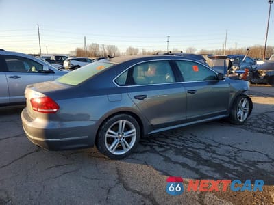 Trzecie zdjęcie samochodu z tyłu: 2014 VOLKSWAGEN PASSAT SEL VIN:1VWCM7A33EC055967 - miniatura