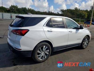 Trzecie zdjęcie samochodu z tyłu: 2024 CHEVROLET EQUINOX LT VIN:3GNAXKEG9RS153037 - miniatura