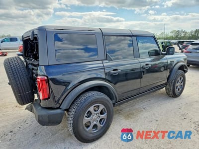 Trzecie zdjęcie samochodu z tyłu: 2024 FORD BRONCO BIG BEND VIN:1FMDE7BH3RLB03709 - miniatura