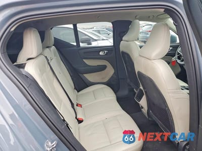 Zdjęcie 10 z 12 samochodu: 2020 VOLVO XC40 VIN:YV4162UK4L2263219 - miniatura