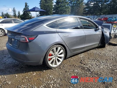 Trzecie zdjęcie samochodu z tyłu: 2019 TESLA MODEL 3 VIN:5YJ3E1EB2KF367355 - miniatura