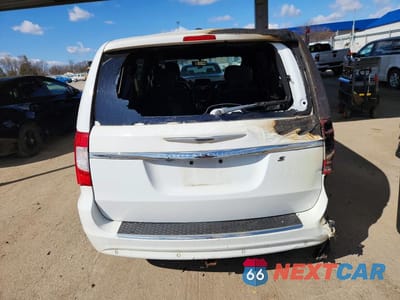 Zdjęcie 6 z 12 samochodu: 2015 CHRYSLER TOWN & COUNTRY S VIN:2C4RC1HG8FR630465 - miniatura