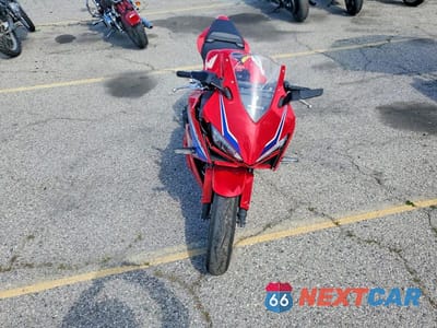 Piąte zdjęcie samochodu w środku: 2024 HONDA CBR650 R VIN:MLHRH1553R5000579 - miniatura