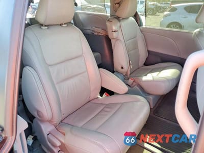 Zdjęcie 11 z 13 samochodu: 2017 TOYOTA SIENNA XLE 8-PASSENGER VIN:5TDYZ3DC9HS877853 - miniatura