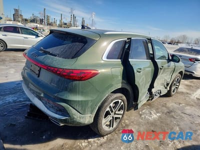 Trzecie zdjęcie samochodu z tyłu: 2025 AUDI Q5 PREMIUM VIN:WA11AAGU9S2032804 - miniatura