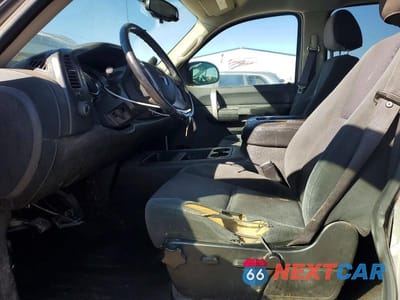 Zdjęcie 7 z 12 samochodu: 2009 GMC SIERRA K1500 SLE VIN:3GTEK233X9G113514 - miniatura