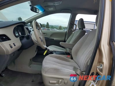 Zdjęcie 7 z 13 samochodu: 2014 TOYOTA SIENNA LE 8-PASSENGER VIN:5TDKK3DC4ES503754 - miniatura