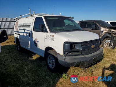Czwarte zdjęcie samochodu z boku: 2015 CHEVROLET EXPRESS G2500 VIN:1GCWGFCF6F1240357 - miniatura