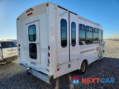 Czwarte zdjęcie samochodu z boku: 2016 FORD ECONOLINE E350 SUPER DUTY CUTAWAY VAN VIN:1FDEE3FL3GDC03750 - miniatura