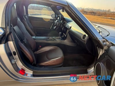 Piąte zdjęcie samochodu w środku: 2009 MAZDA MX-5 MIATA VIN:JM1NC26F290204381 - miniatura
