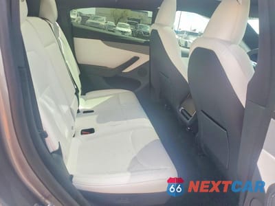Zdjęcie 10 z 12 samochodu: 2026 TESLA MODEL Y VIN:7SAYGDEE5TA632962 - miniatura