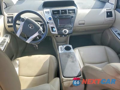 Zdjęcie 8 z 11 samochodu: 2013 TOYOTA PRIUS V FIVE VIN:JTDZN3EU5D3208336 - miniatura
