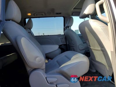 Zdjęcie 11 z 12 samochodu: 2019 TOYOTA SIENNA XLE 8-PASSENGER VIN:5TDYZ3DC2KS985612 - miniatura