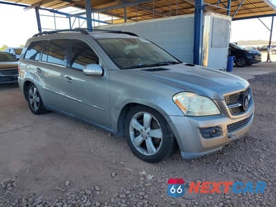 Czwarte zdjęcie samochodu z boku: 2007 MERCEDES-BENZ GL 450 4MATIC VIN:4JGBF71E47A229162 - miniatura