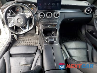 Zdjęcie 8 z 12 samochodu: 2016 MERCEDES-BENZ C 300 4MATIC VIN:55SWF4KB6GU103643 - miniatura