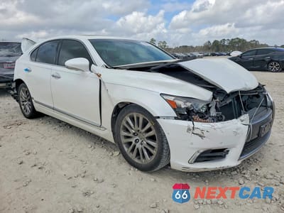 Czwarte zdjęcie samochodu z boku: 2014 LEXUS LS 460 BASE VIN:JTHBL5EF3E5130017 - miniatura