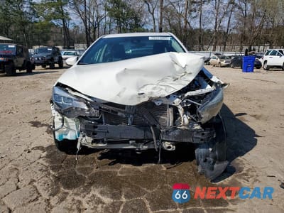 Piąte zdjęcie samochodu w środku: 2018 TOYOTA COROLLA XSE VIN:5YFBURHE5JP763222 - miniatura