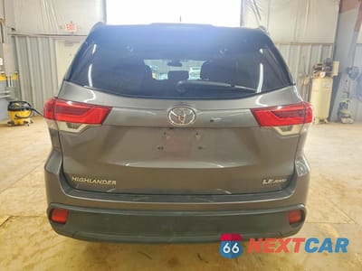 Zdjęcie 6 z 13 samochodu: 2018 TOYOTA HIGHLANDER LE PLUS VIN:5TDBZRFH2JS908688 - miniatura