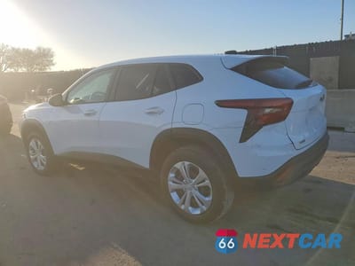 Drugie zdjęcie samochodu z przodu: 2024 CHEVROLET TRAX LS VIN:KL77LFE23RC123318 - miniatura