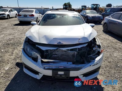 Piąte zdjęcie samochodu w środku: 2017 HONDA CIVIC VIN:19XFC2F70HE214815 - miniatura