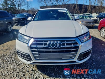 Piąte zdjęcie samochodu w środku: 2018 AUDI Q5 PREMIUM VIN:WA1ANAFY1J2108474 - miniatura