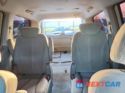 Zdjęcie 10 z 13 samochodu: 2007 KIA SEDONA BASE VIN:KNDMB233276167996 - miniatura