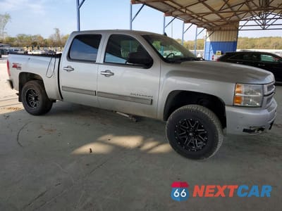 Czwarte zdjęcie samochodu z boku: 2012 CHEV SILVERADO VIN:3GCPKSE75CG147926 - miniatura