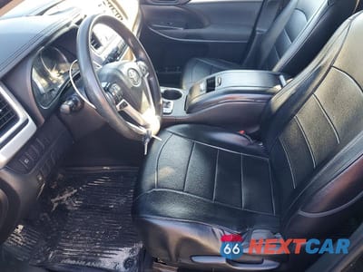 Zdjęcie 7 z 13 samochodu: 2019 TOYOTA HIGHLANDER LE VIN:5TDBZRFH2KS921913 - miniatura