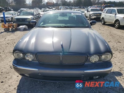 Piąte zdjęcie samochodu w środku: 2004 JAGUAR XJR VIN:SAJWA73B84TG29902 - miniatura