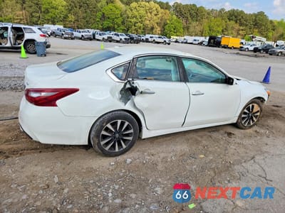 Trzecie zdjęcie samochodu z tyłu: 2018 NISSAN ALTIMA 2.5 SV VIN:1N4AL3AP2JC136516 - miniatura