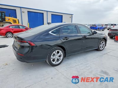 Trzecie zdjęcie samochodu z tyłu: 2025 HONDA ACCORD LX VIN:1HGCY1F22SA066505 - miniatura