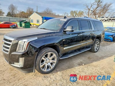 2017 CADILLAC ESCALADE ESV LUXURY 1GYS4HKJ0HR181670 - główne zdjęcie licytacji z USA - miniatura