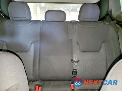 Zdjęcie 10 z 12 samochodu: 2016 JEEP RENEGADE LATITUDE VIN:ZACCJBBT5GPE25442 - miniatura