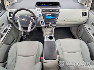 Zdjęcie 8 z 14 samochodu: 2012 TOYOTA PRIUS V FIVE VIN:JTDZN3EU8C3013104 - miniatura