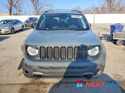 Piąte zdjęcie samochodu w środku: 2018 JEEP RENEGADE SPORT VIN:ZACCJBAB5JPH65397 - miniatura
