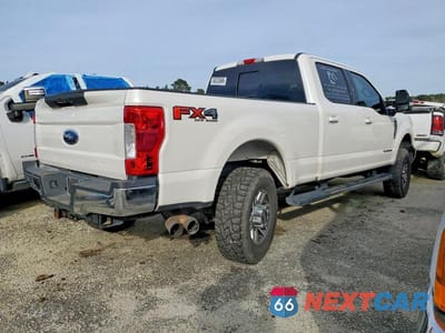 Czwarte zdjęcie samochodu z boku: 2019 FORD F350 VIN:1FT8W3BT9KEC79013 - miniatura