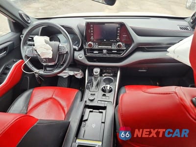 Zdjęcie 8 z 14 samochodu: 2021 TOYOTA HIGHLANDER XSE VIN:5TDJZRBH3MS132187 - miniatura