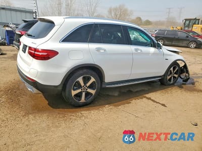 Trzecie zdjęcie samochodu z tyłu: 2019 MERCEDES-BENZ GLC 350E VIN:WDC0G5EB1KF617713 - miniatura