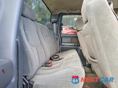 Zdjęcie 10 z 12 samochodu: 2004 CHEVROLET SILVERADO K1500 VIN:1GCEK19T84E272372 - miniatura